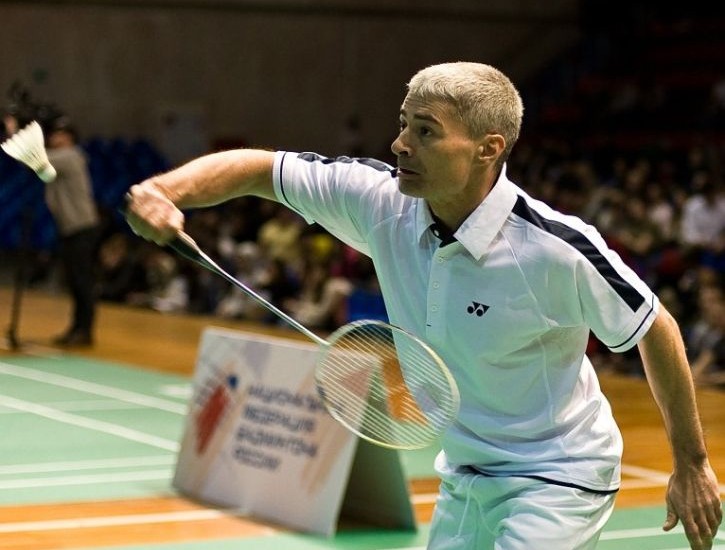 Cosmonauts Prevail in ‘Space’ Badminton